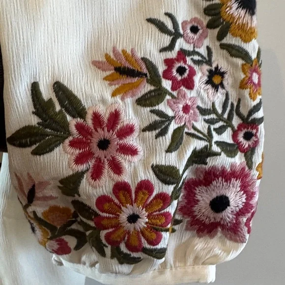 cupcakes & cashmere Cream Dress with Floral Accents - Picture 5 of 6